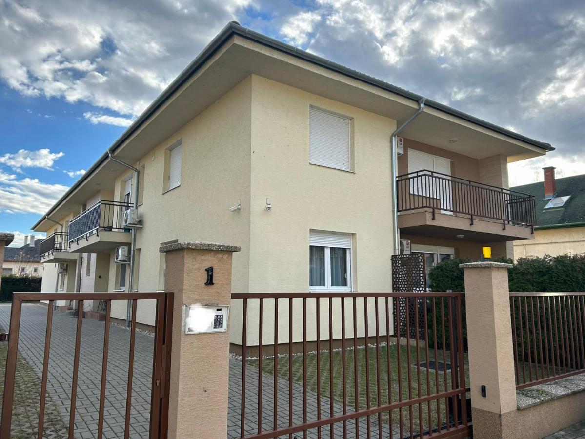 Cac Wellness Apartment Siofok Luaran gambar